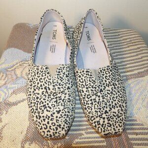 Toms Animal Print Lightweight Loafer Sz 9 Cheetah Leopard